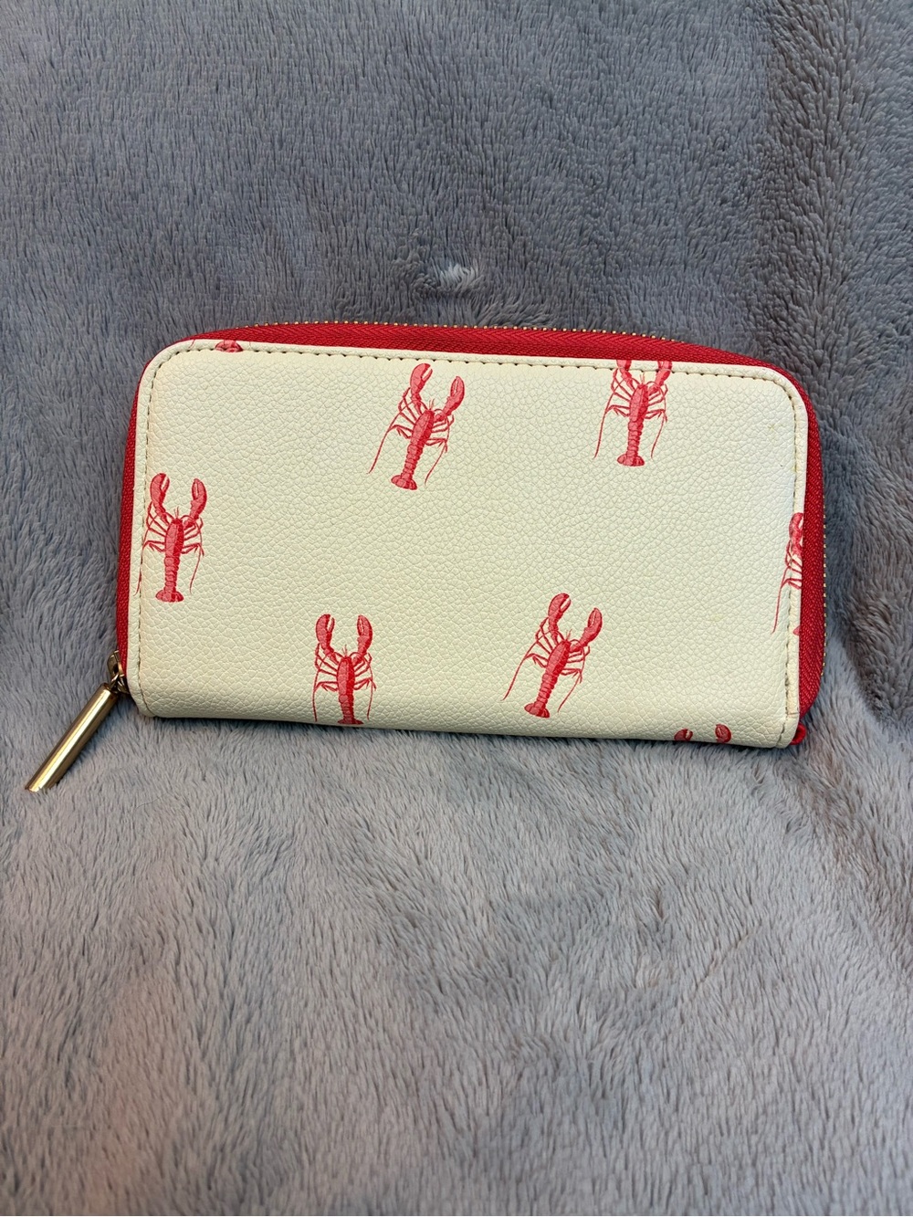 thirty-one Cream Wallet with Red Lobster Print and Red Trim